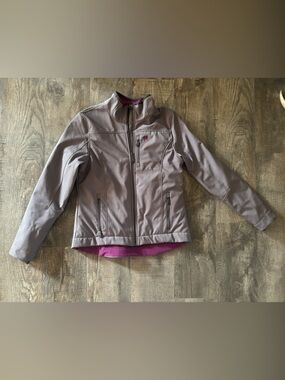 Women’s Cinch softshell concealed carry jacket